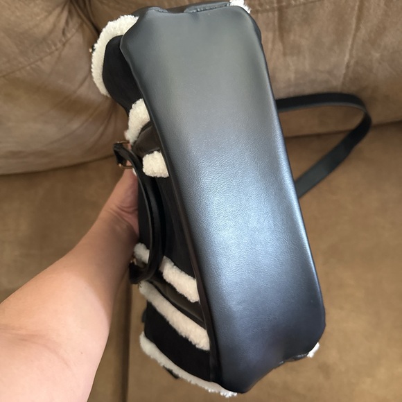 NWOT Bearpaw Black Faux Suede Sherpa Trim Satchel Crossbody Bag - Picture 5 of 7